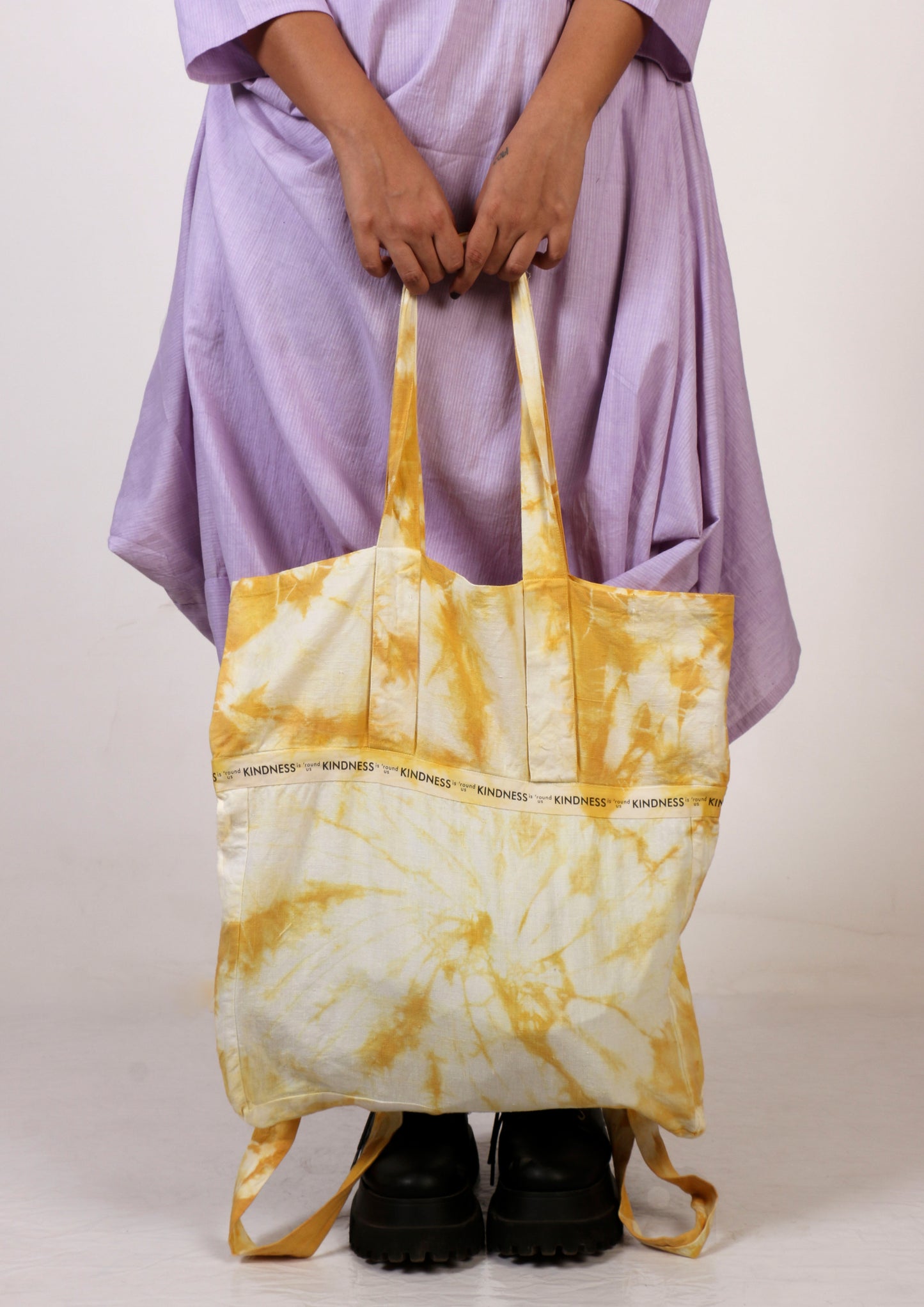 Curry stained totepack