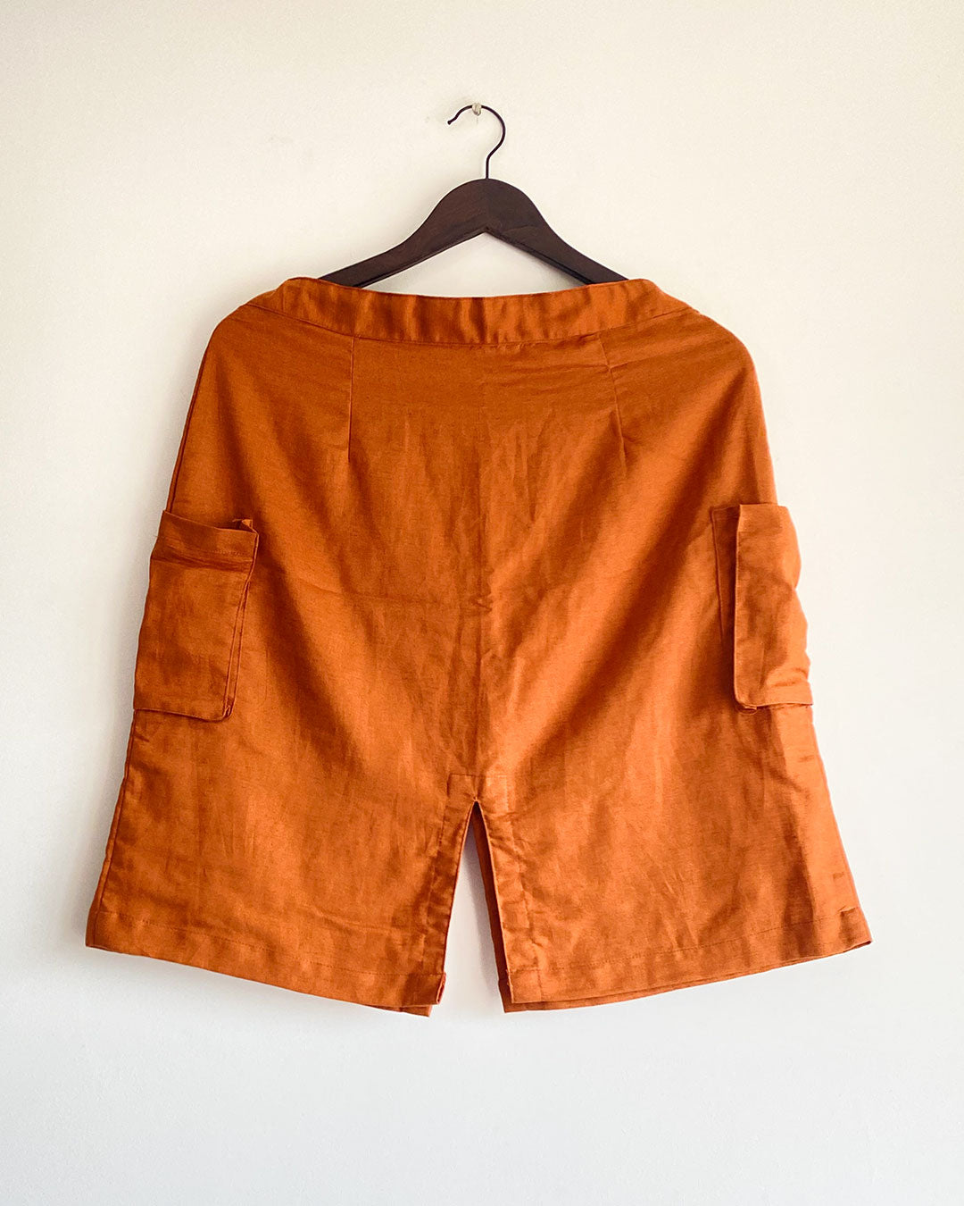 Brown cargo skirt with pockets