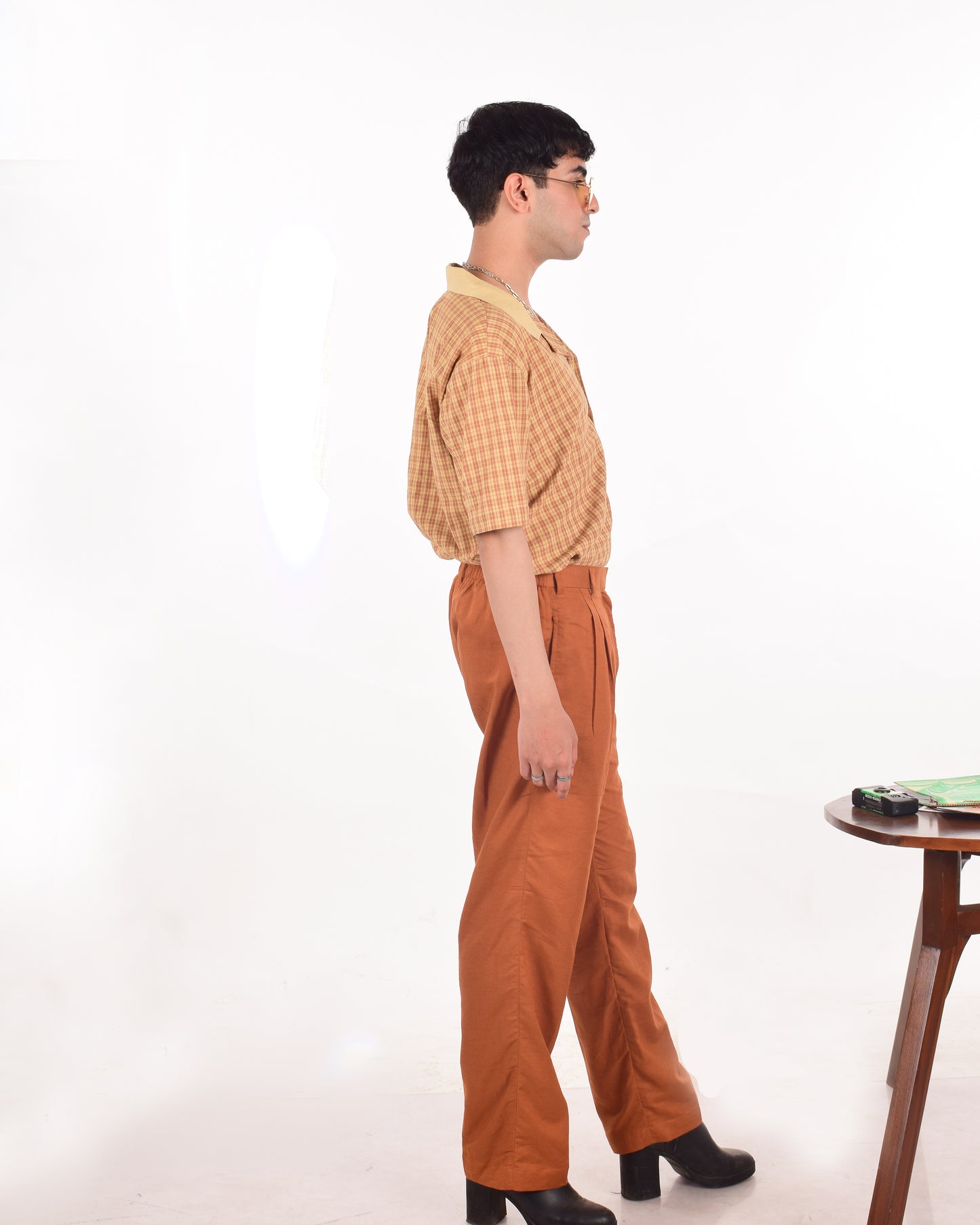 Cold brew pleated trousers