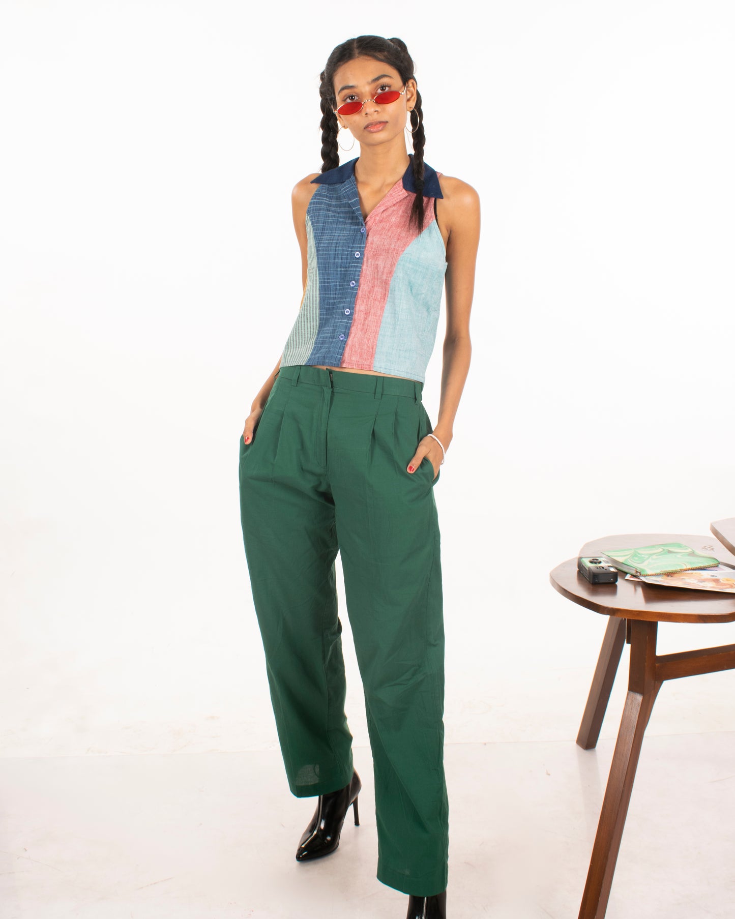Green tea Pleated trousers