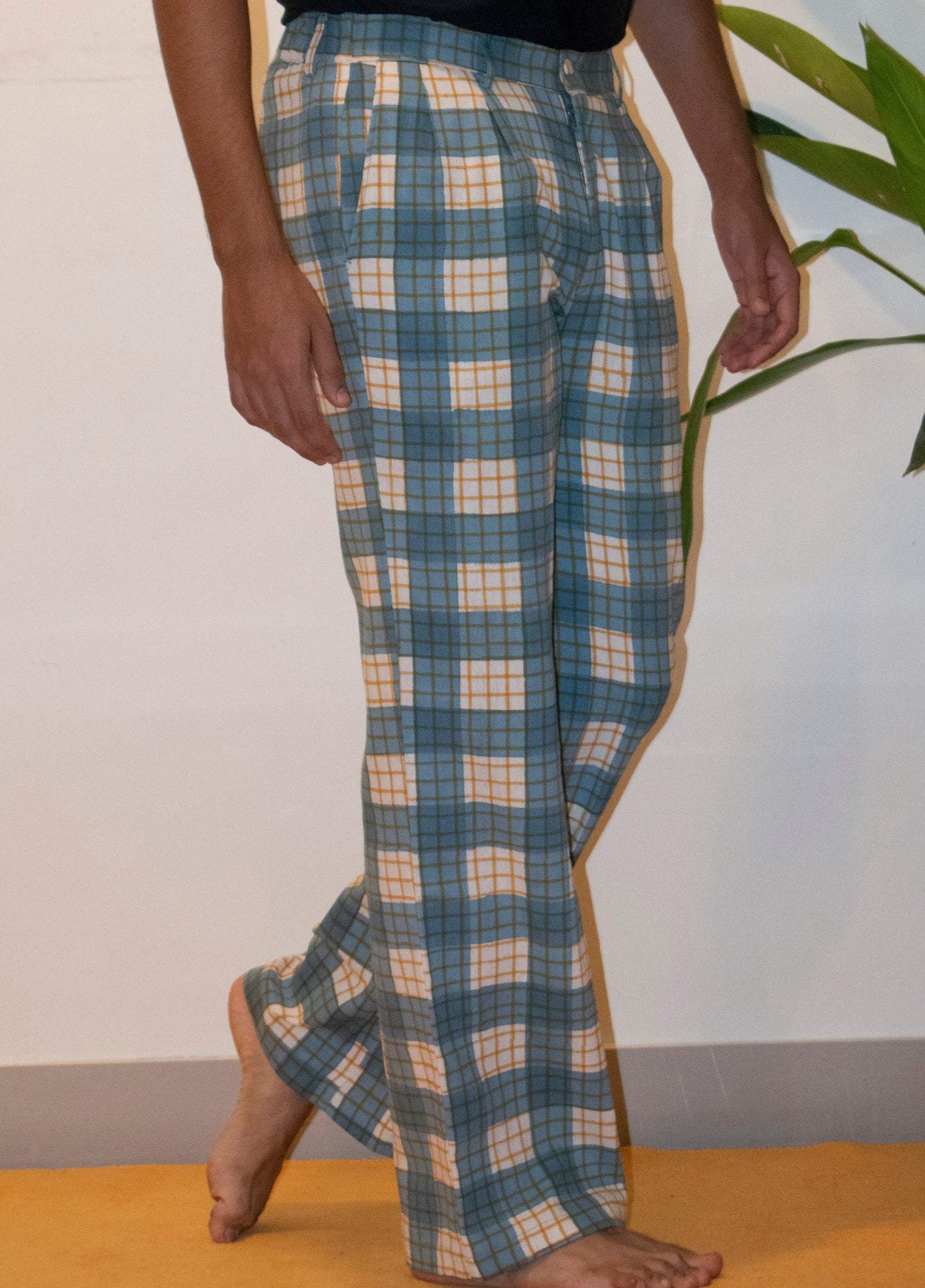 Blue and white cotton lungi checks trousers