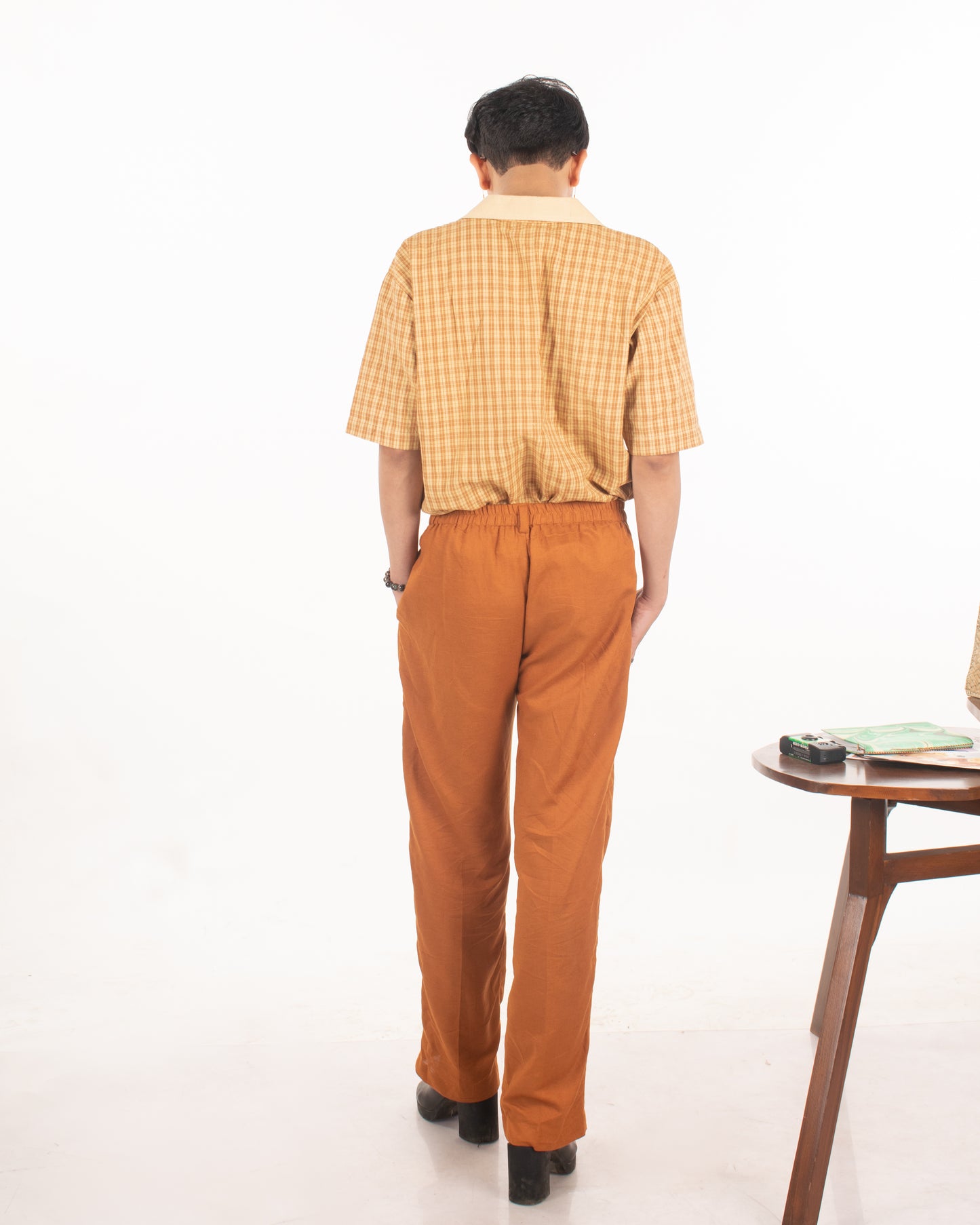 Cold brew pleated trousers